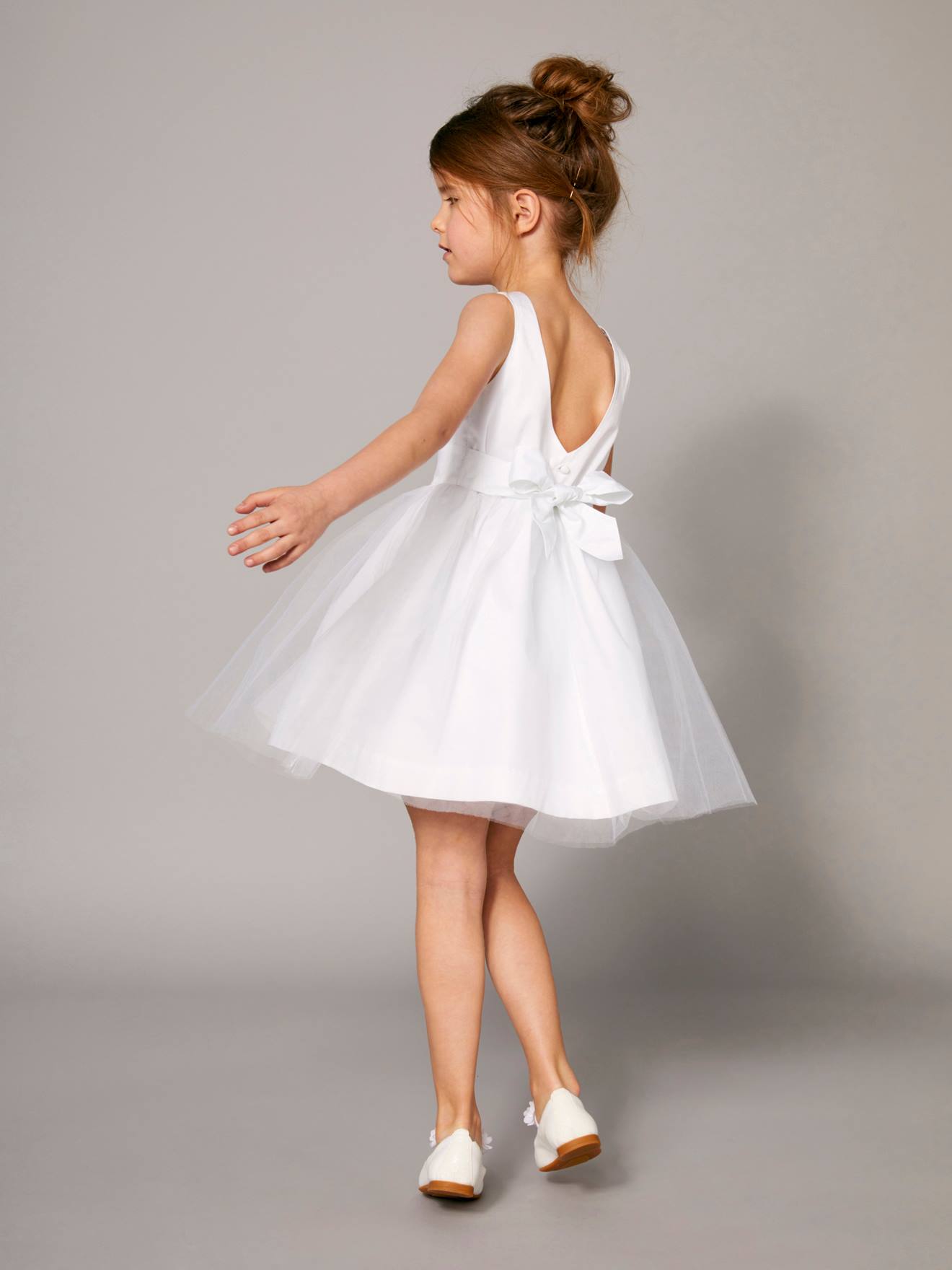 https://kids-avenue.com.ua/pages/gallery/6584/robe-de-ceremonie-fille-en-satin-et-tulle (7).jpg